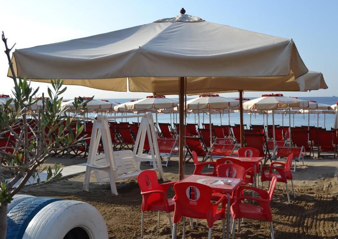 Savona Casa Vacanze Vicino Mare 3 Minuti Wifi Exteriör bild