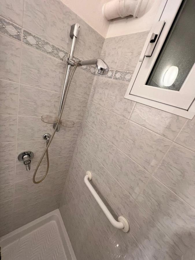 Savona Casa Vacanze Vicino Mare 3 Minuti Wifi Exteriör bild