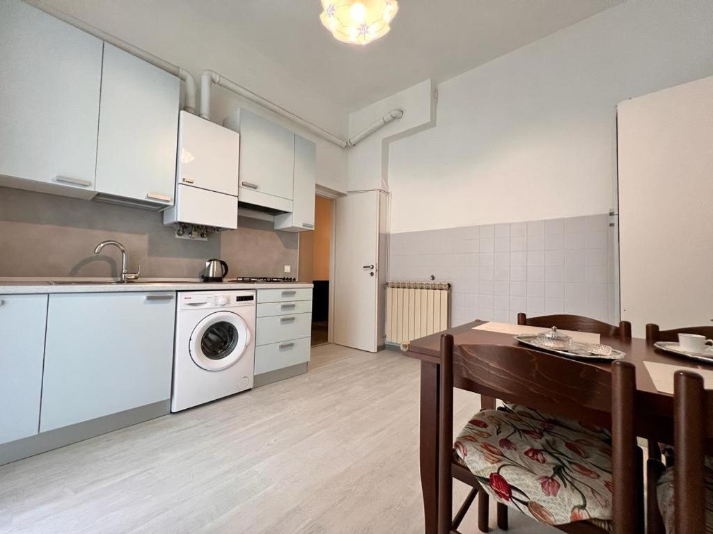 Savona Casa Vacanze Vicino Mare 3 Minuti Wifi Exteriör bild