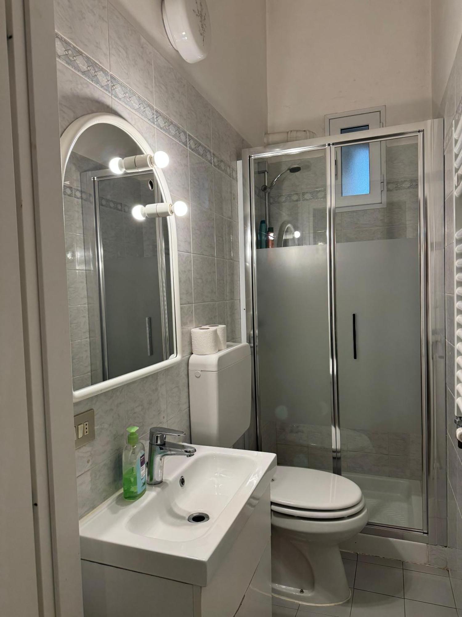Savona Casa Vacanze Vicino Mare 3 Minuti Wifi Exteriör bild
